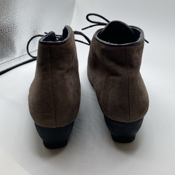 Munro Kara Bootie Wedge Taupe Suede Lace Up Shock Absorb Outsoles Women Size - Picture 4 of 12